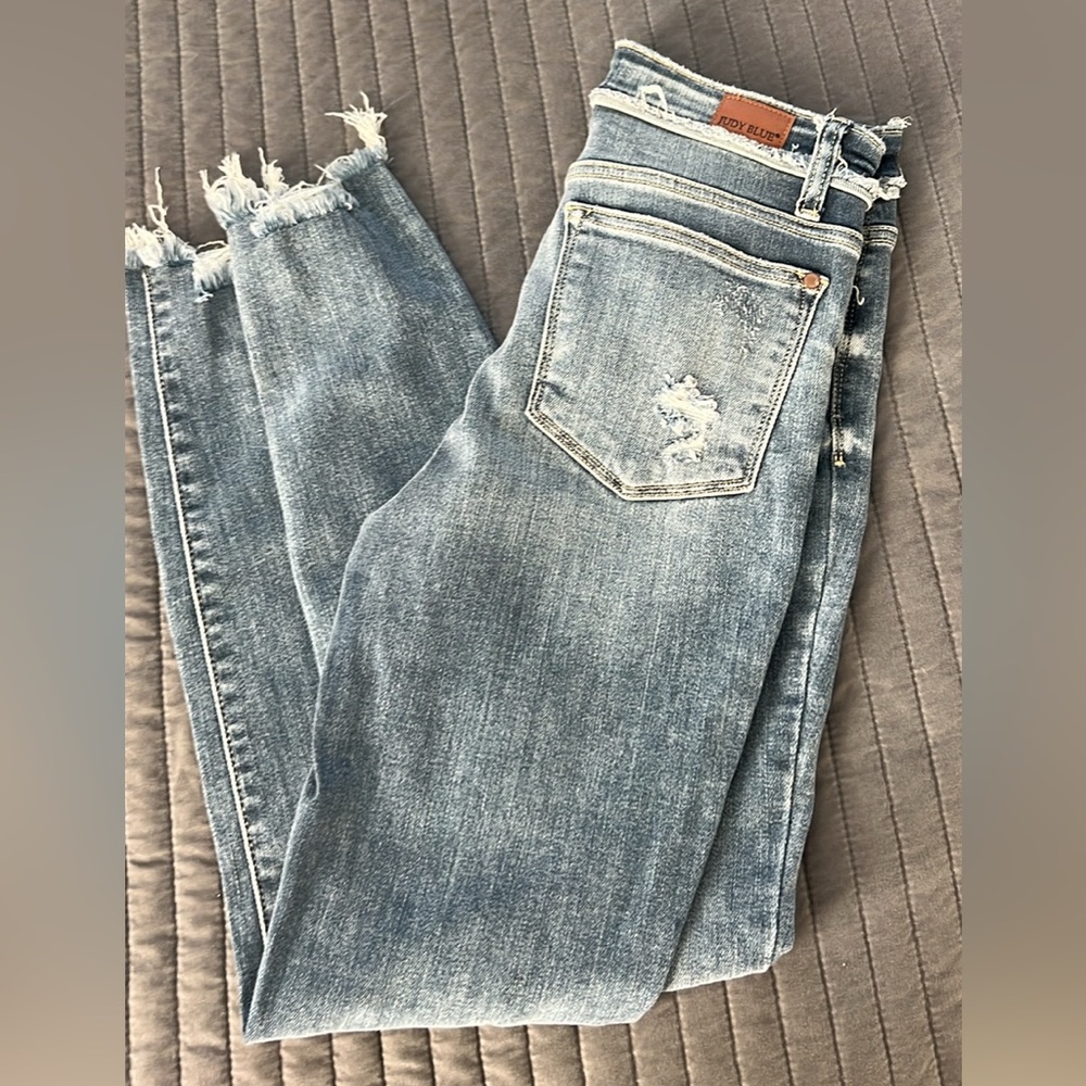 NWOT Judy Blue Distressed skinny Jean